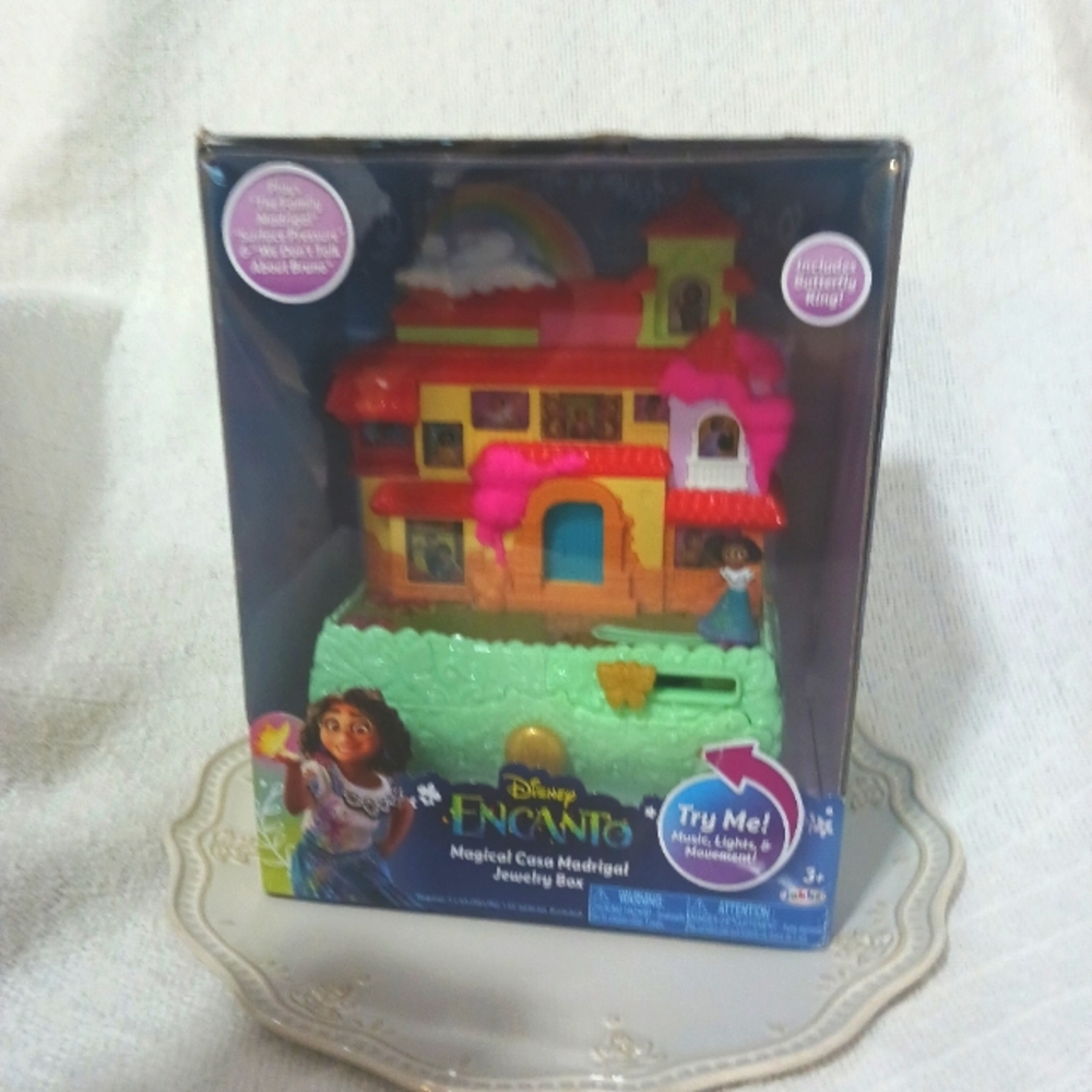 Disney Encanto Magical Casa Madrigal Light Up Musical Jewelry Box